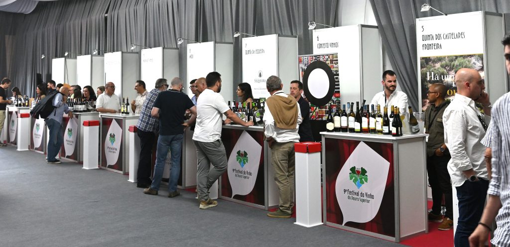 O programa da 11ª edição do evento inclui, para além do reconhecido Concurso de Vinhos do Douro Superior, provas comentadas de vinhos e azeites, um colóquio e mostras de produtos regionais do Douro, Trás os Montes e Beira Interior.